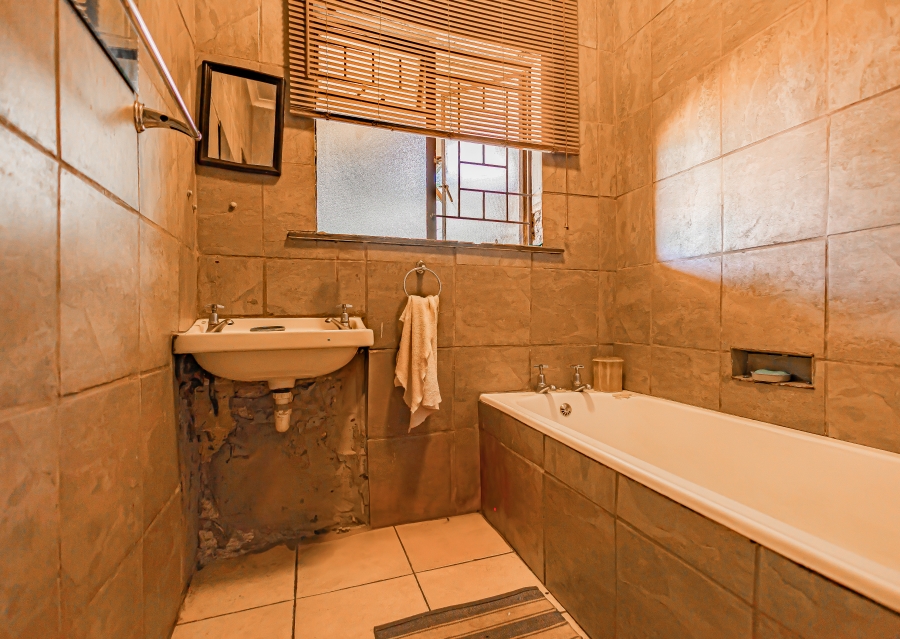 4 Bedroom Property for Sale in Belmont Park Western Cape